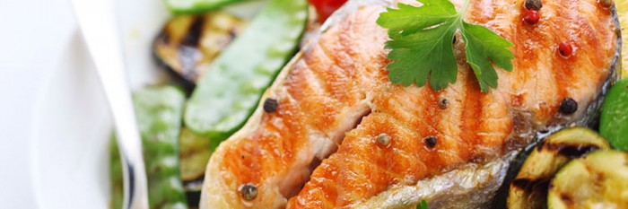 ¿Cómo preparar salmón con verduras?