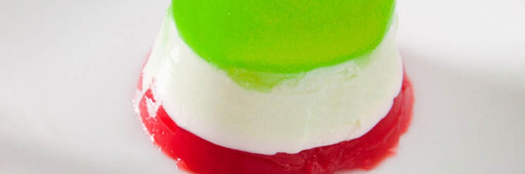 ¿Cómo hacer una gelatina tricolor?
