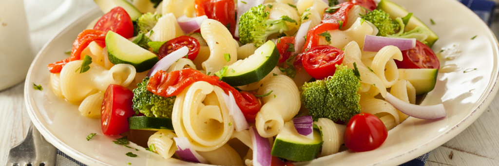 ¿Cómo preparar ensalada de verano con pasta?